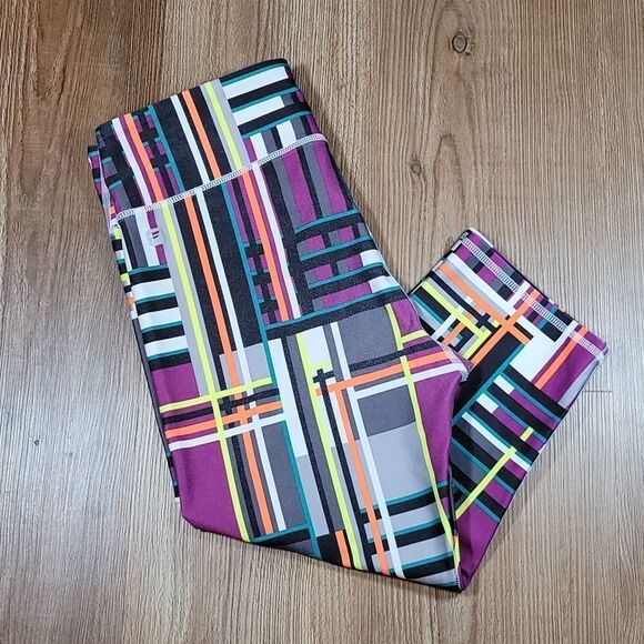 🔺️Fabletics Multicolored "Salar" Powerhold Crop Athletic Pants Small - Picture 3 of 12